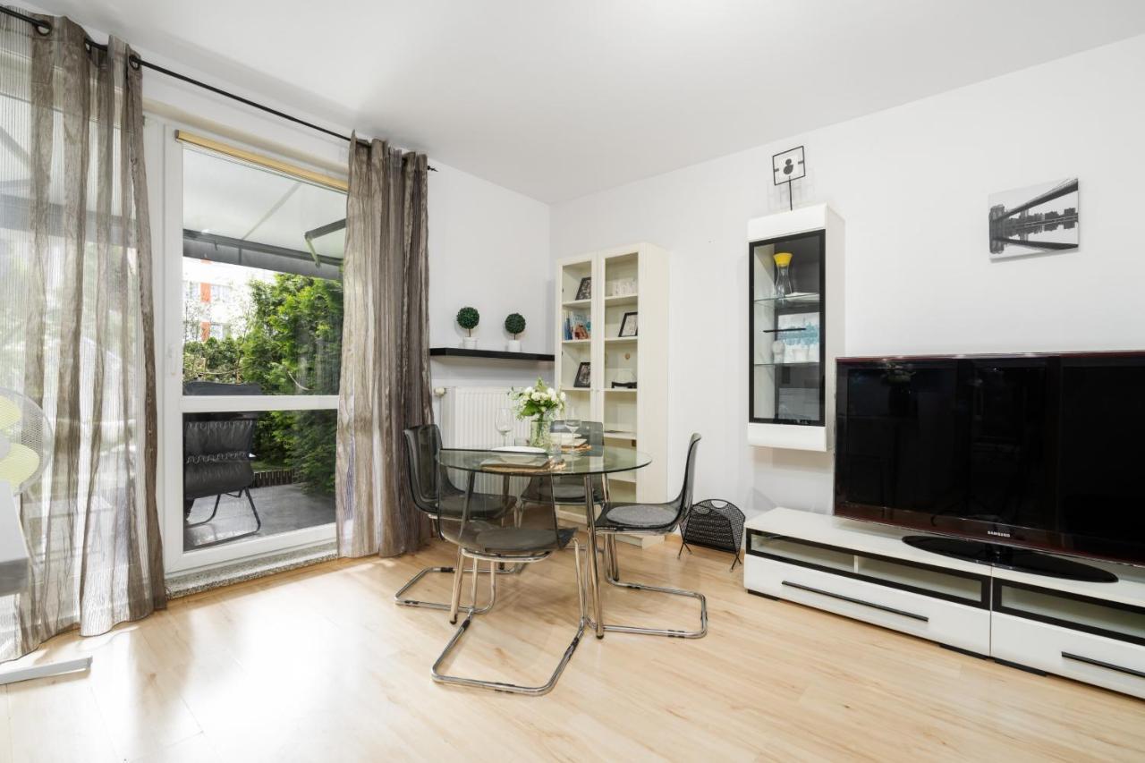 Cozy Apartment Karpia 17 With Terrace In Poznan By Noclegi Renters Экстерьер фото